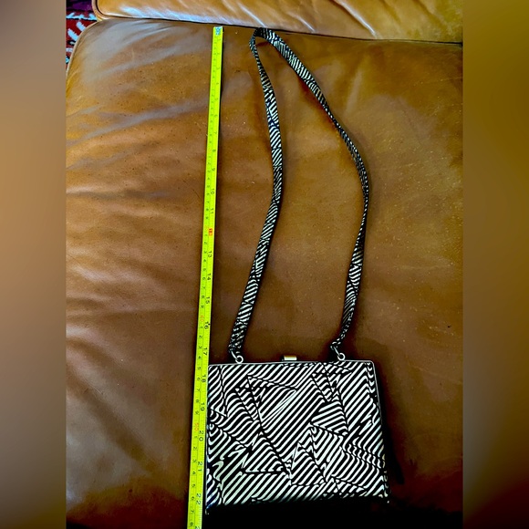 Vintage Black and gold Geometric Bally Bag - Picture 2 of 4